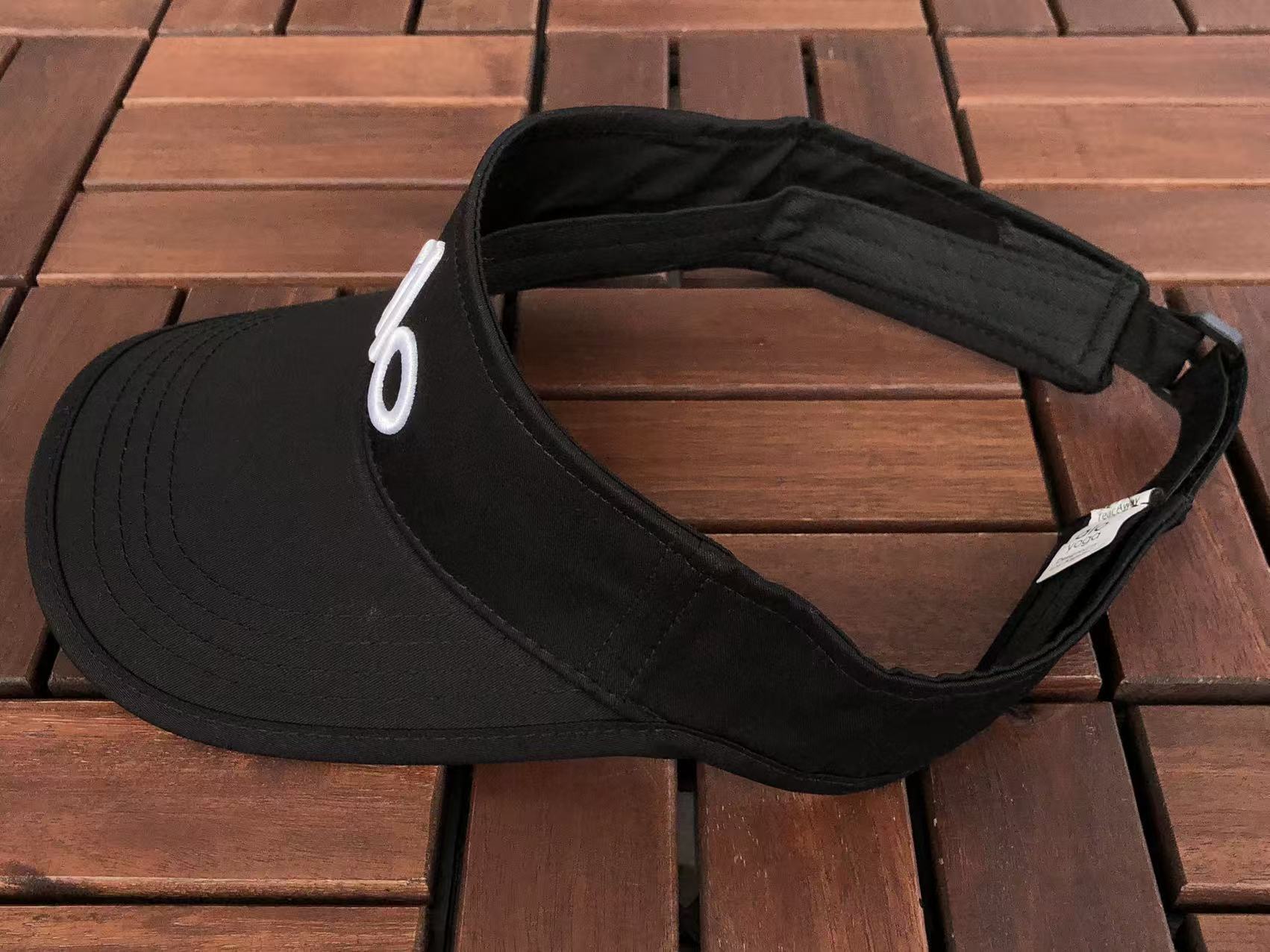 LIGHTWEIGHT ATHLETIC SUN VISOR