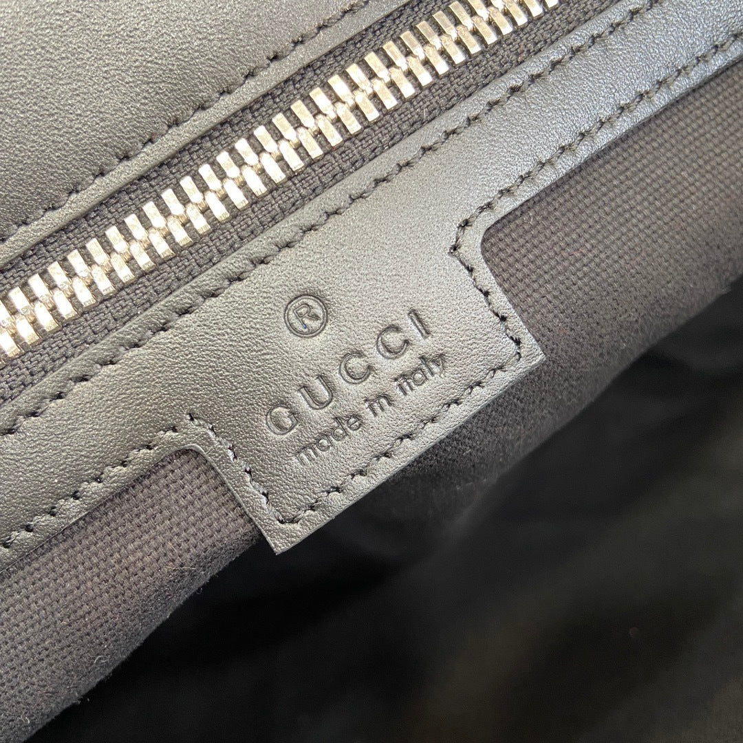 CLASSIC FLAP CROSSBODY BAG