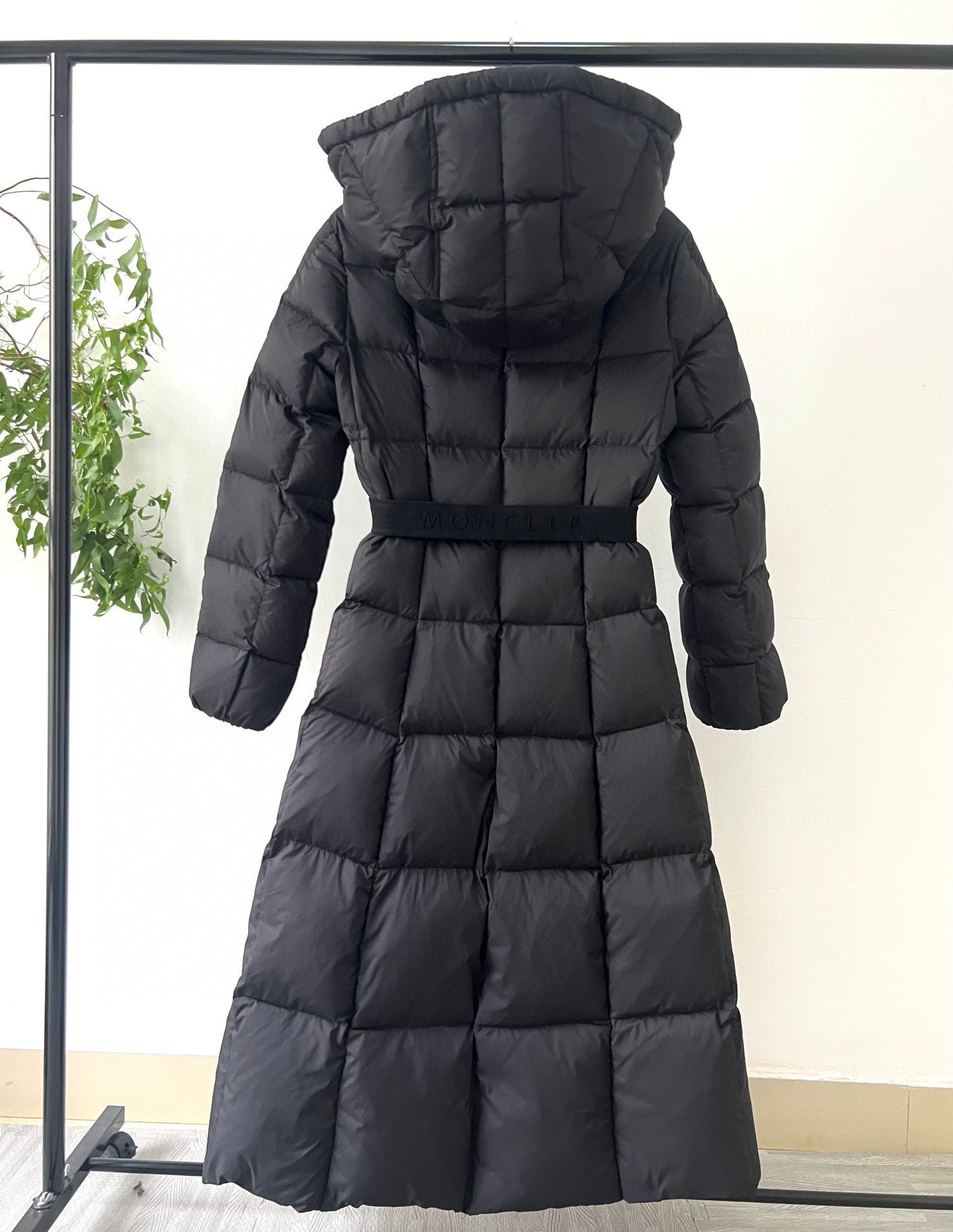 WOMEN’S LONG PADDED HOODED WINTER COAT