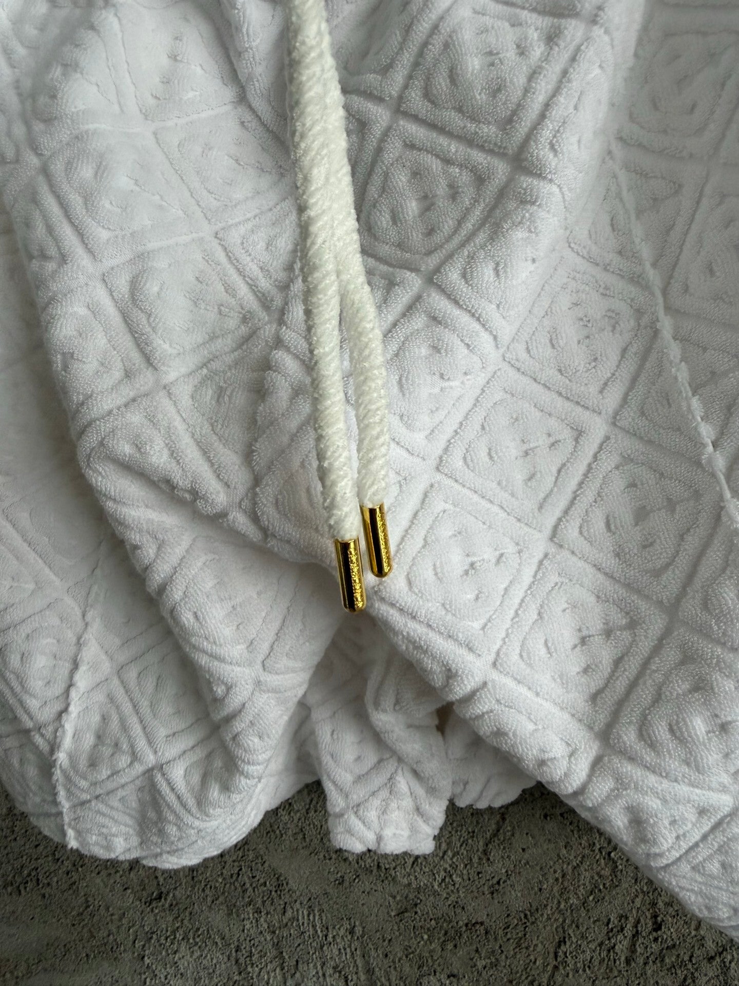 TEXTURED SHORT-SLEEVE SHIRT & SHORTS SET