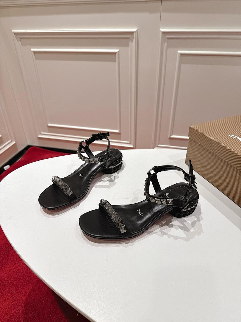 BLACK EMBELLISHED STRAP SANDALS