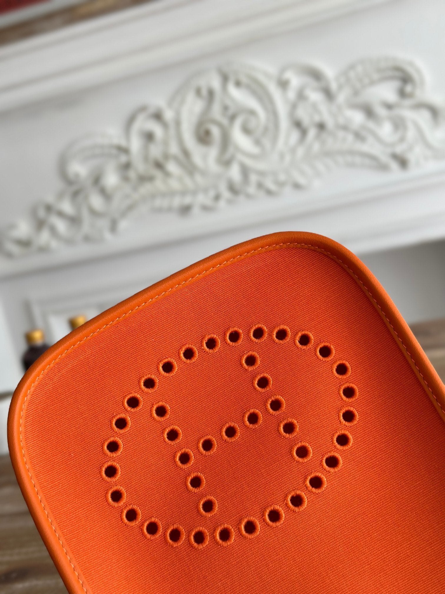 COMPACT CROSSBODY SHOULDER BAG