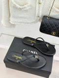 BLACK MINIMAL THONG SANDALS