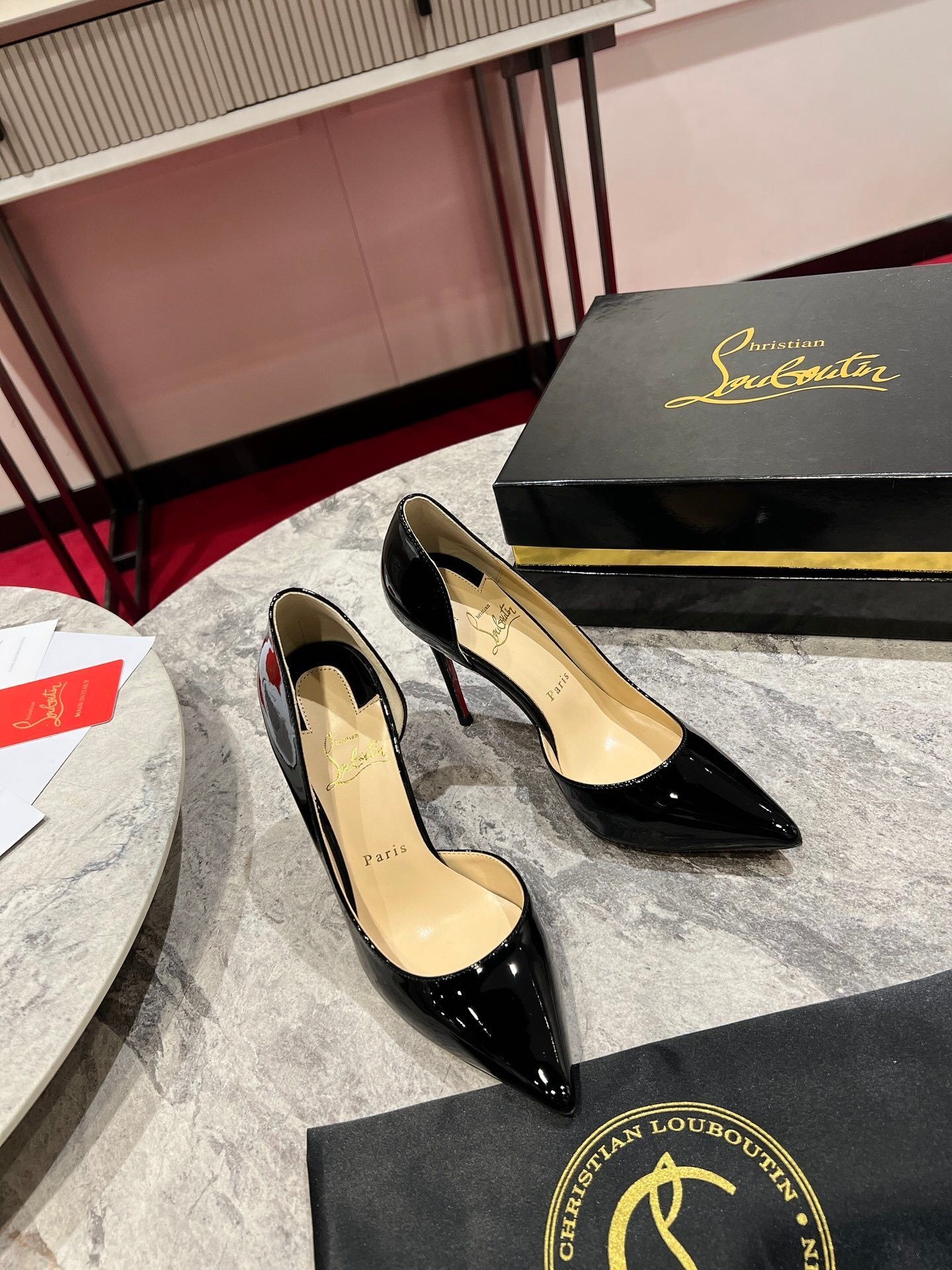 BLACK PATENT STILETTO POINTED PUMPS
