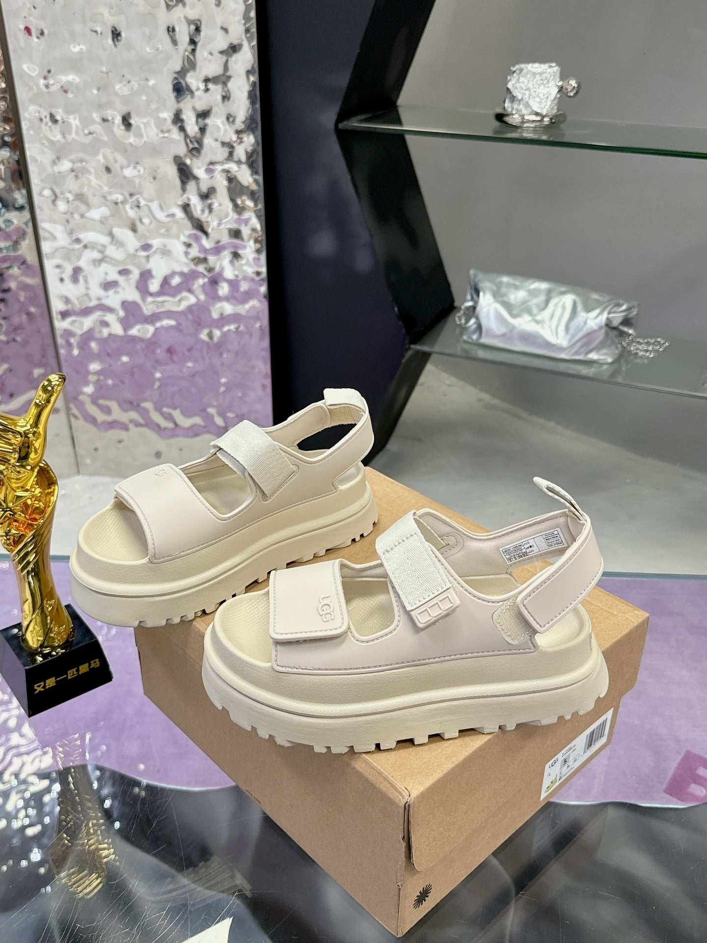 PLATFORM SANDALS – CREAM