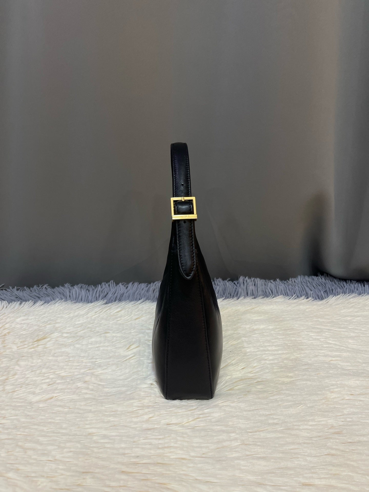 MINIMAL LEATHER SHOULDER BAG