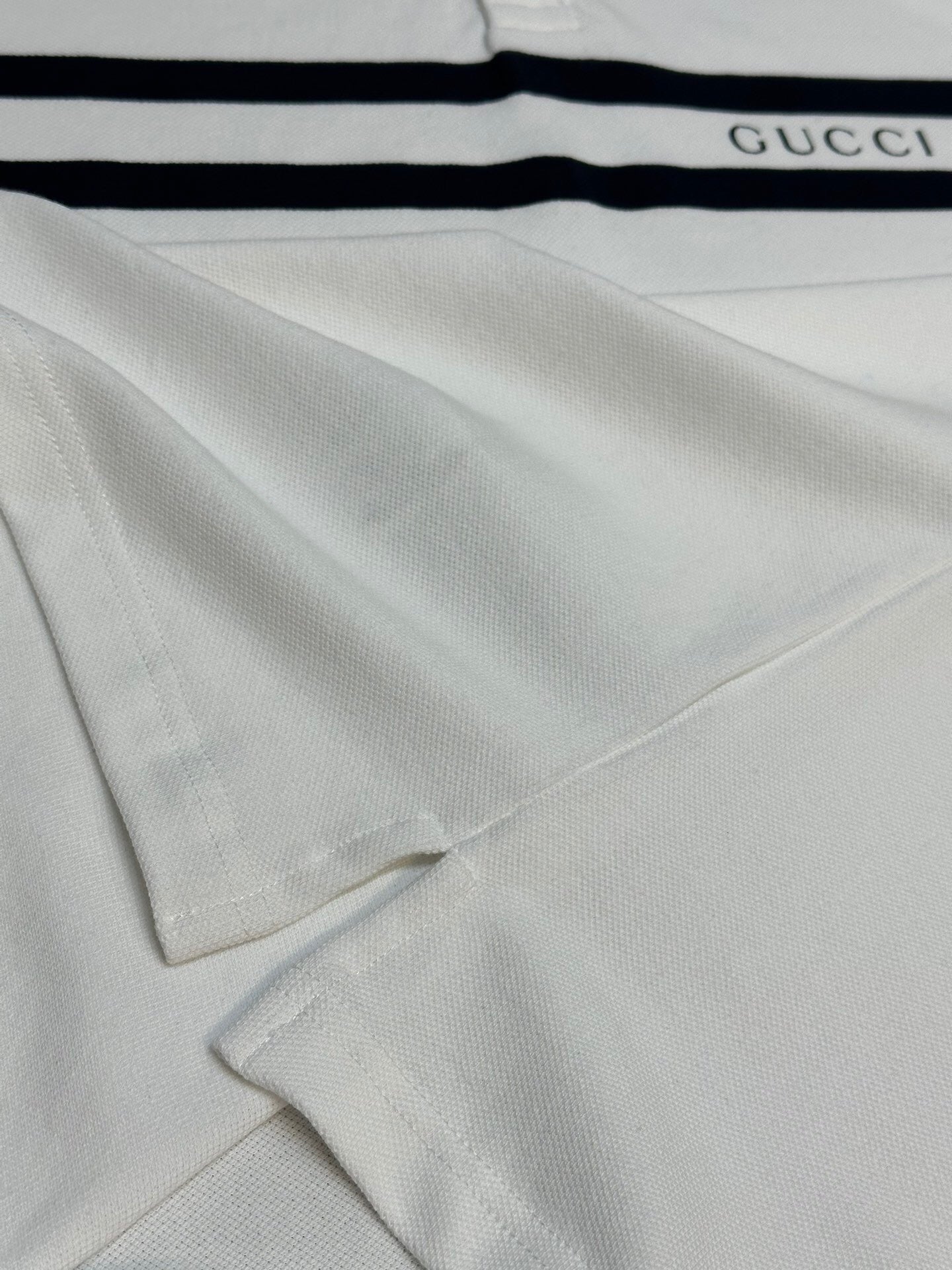 STRIPE DETAIL CLASSIC POLO SHIRT WITH MINIMAL LOGO