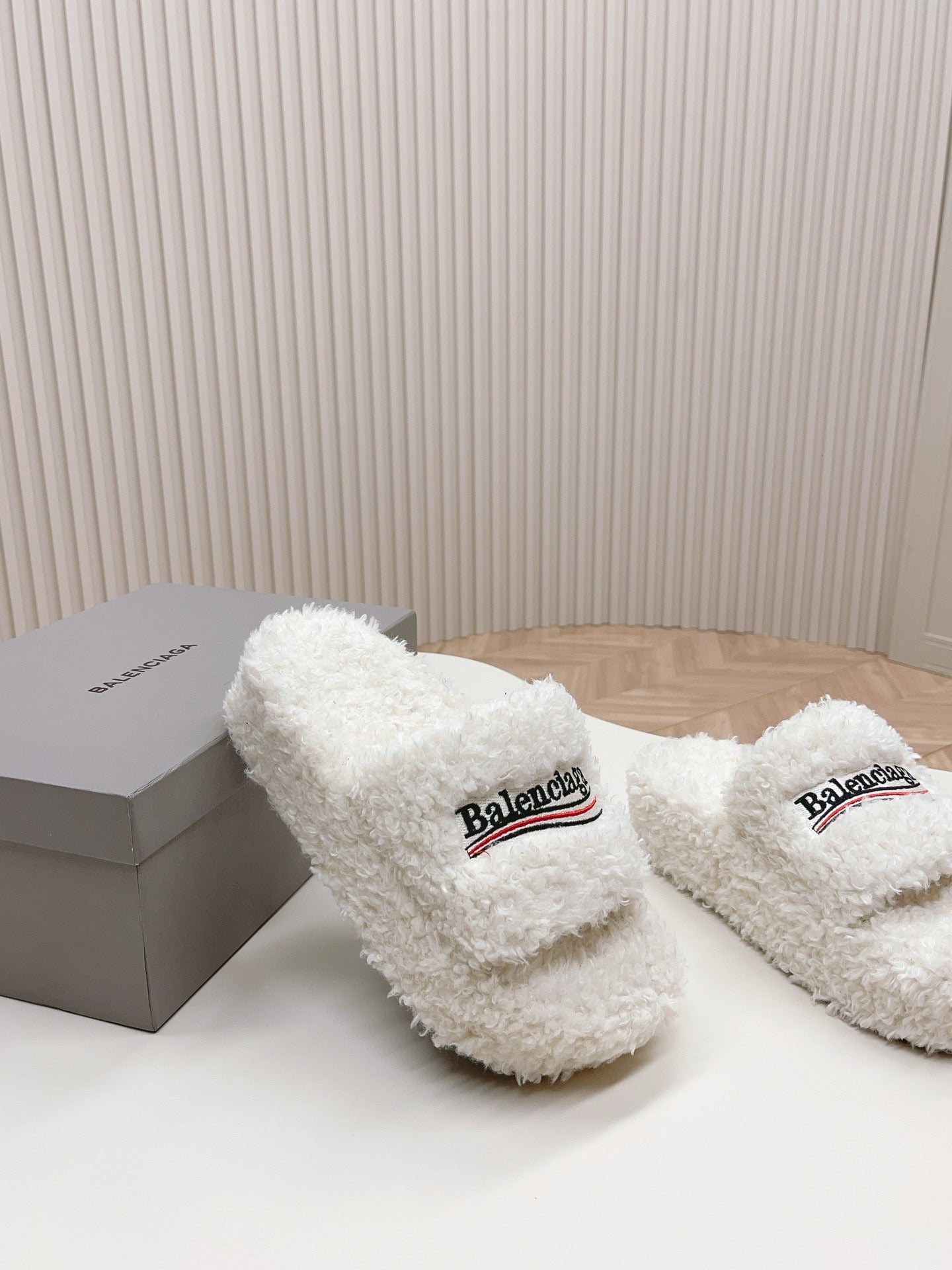 WHITE SHERPA LOGO PLATFORM SLIDE SANDALS