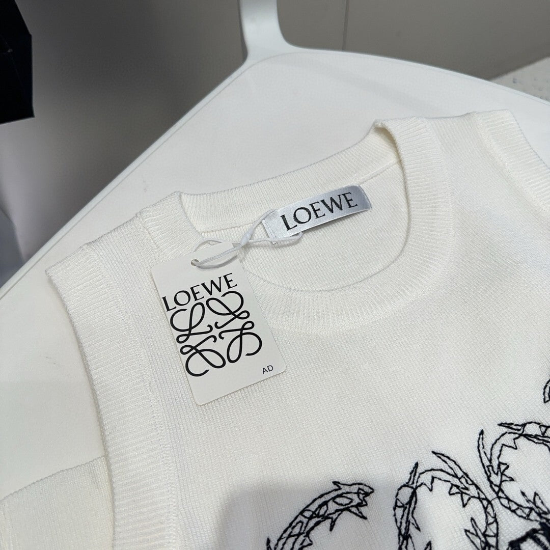 WHITE GRAPHIC PRINT SLEEVELESS TOP