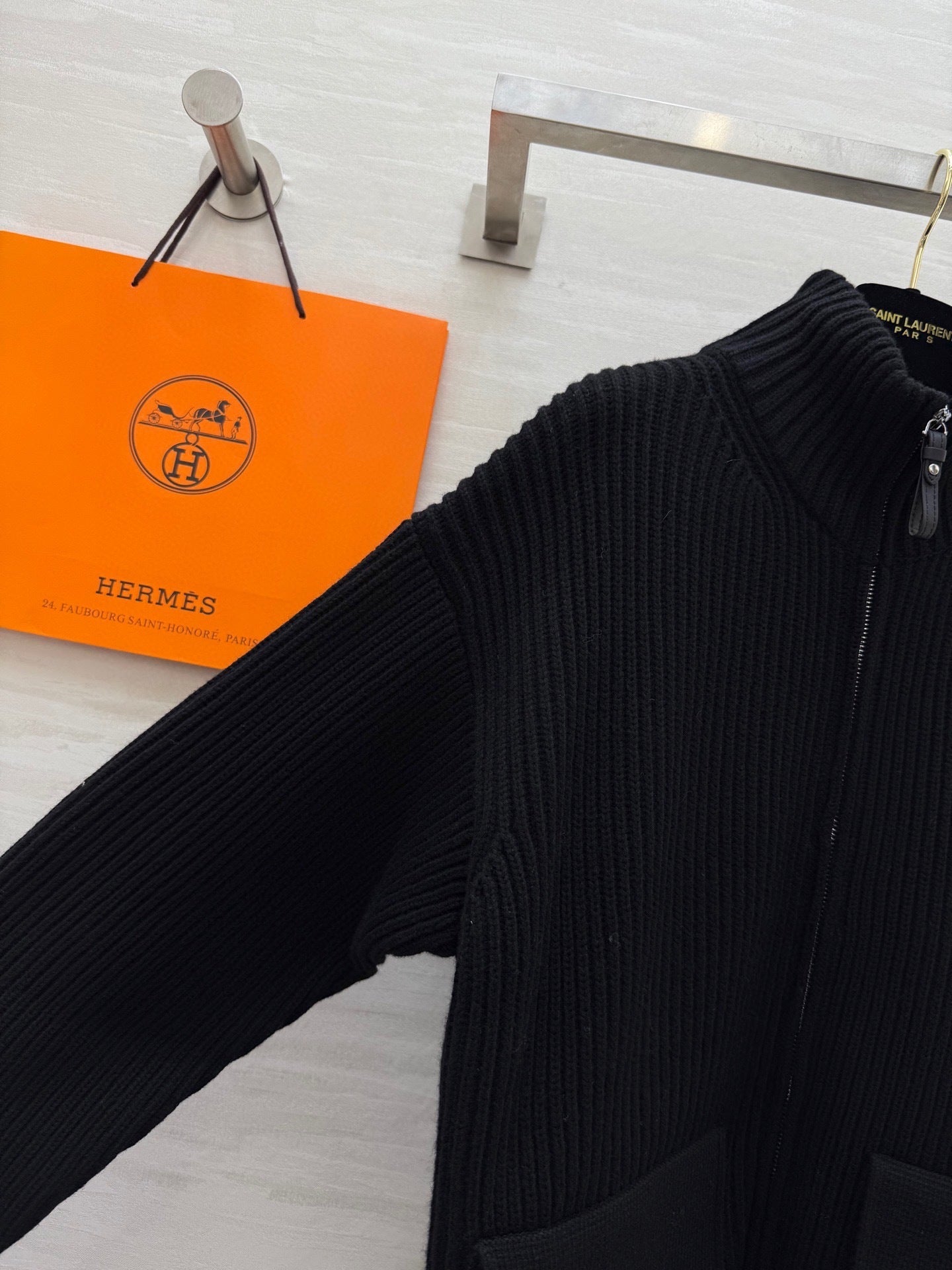 BLACK RIBBED ZIP-UP KNIT JACKET WITH UTILITY POCKETS