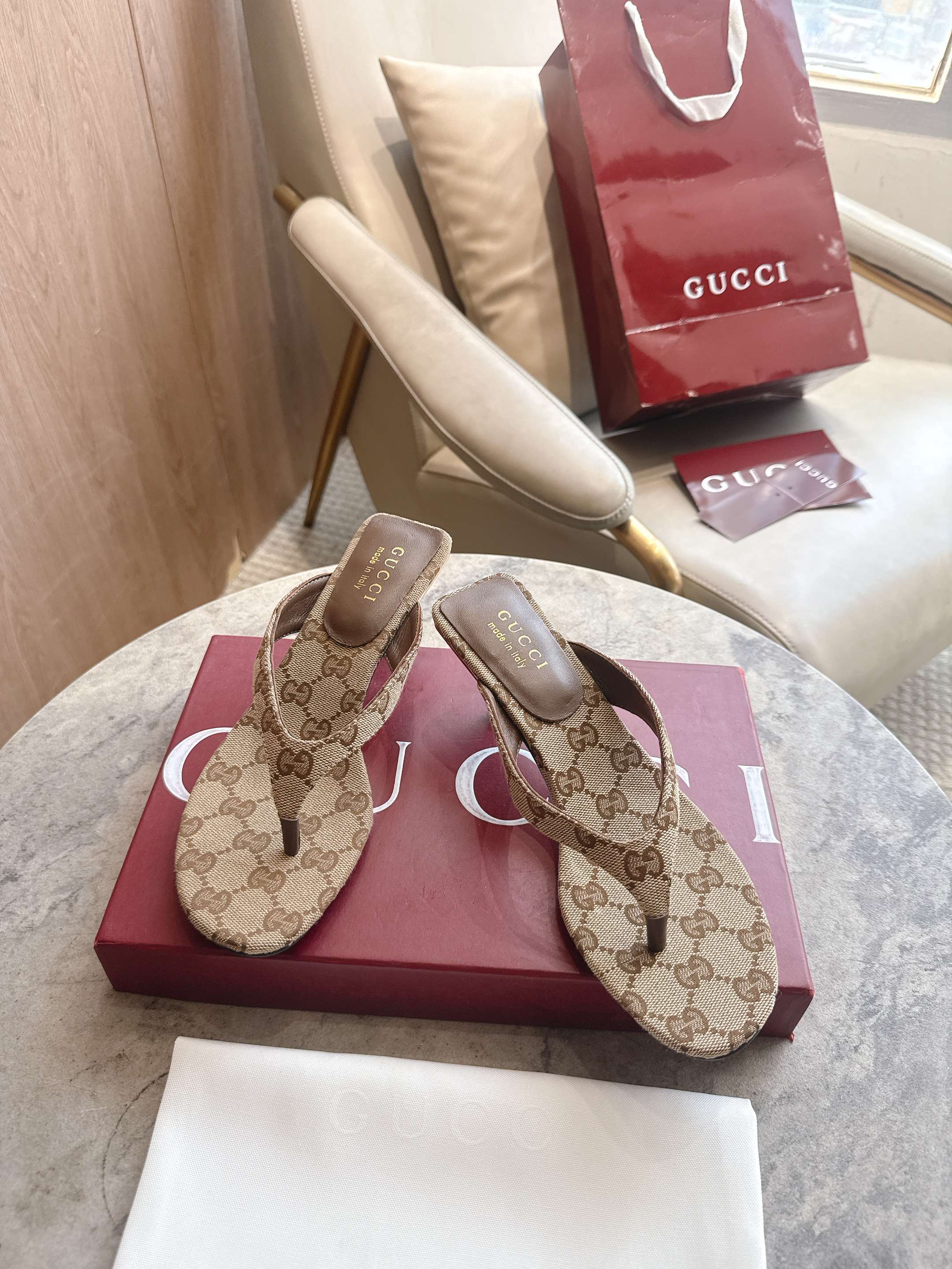 BEIGE MONOGRAM HEELED THONG SANDALS