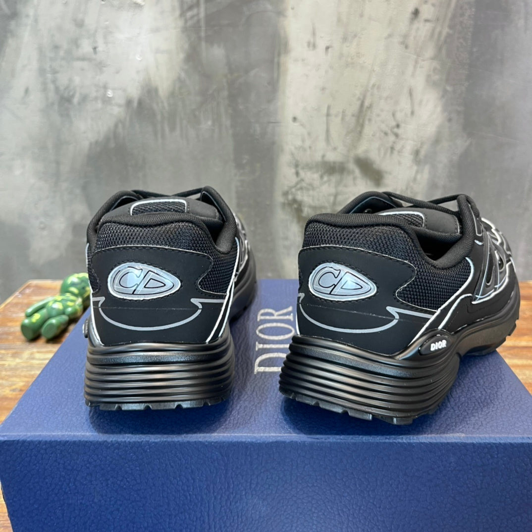 BLACK TECH PANEL RUNNER SNEAKERS