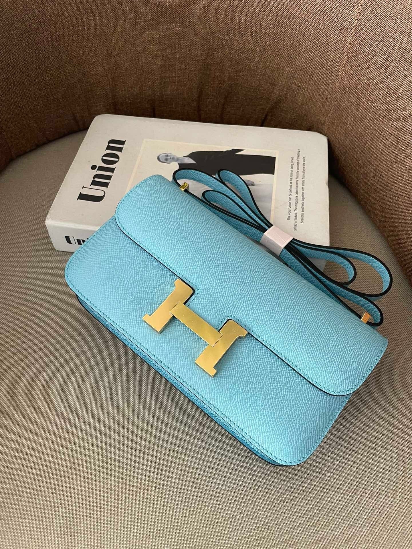 SKY BLUE STRUCTURED CROSSBODY BAG