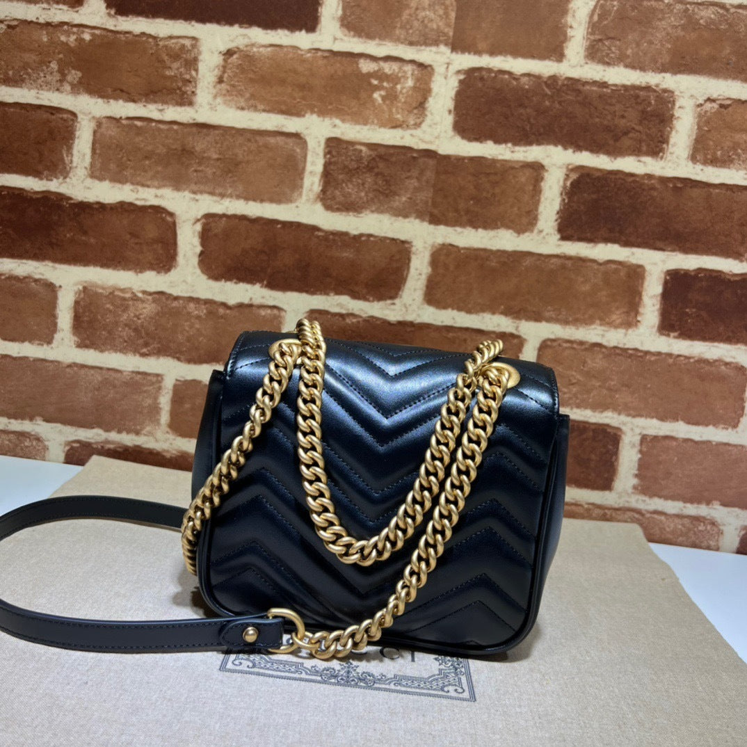 QUILTED MINI SHOULDER BAG WITH CHAIN DETAIL