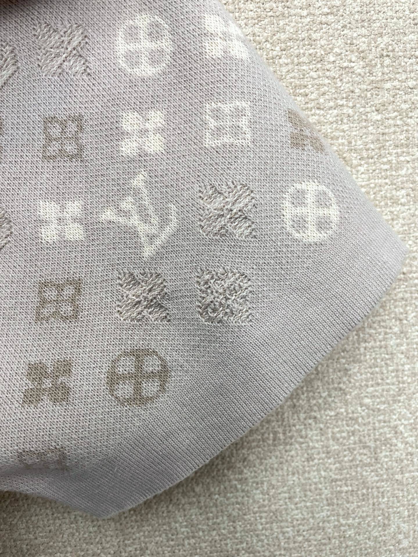 ALL-OVER JACQUARD SHORT-SLEEVE KNIT TOP