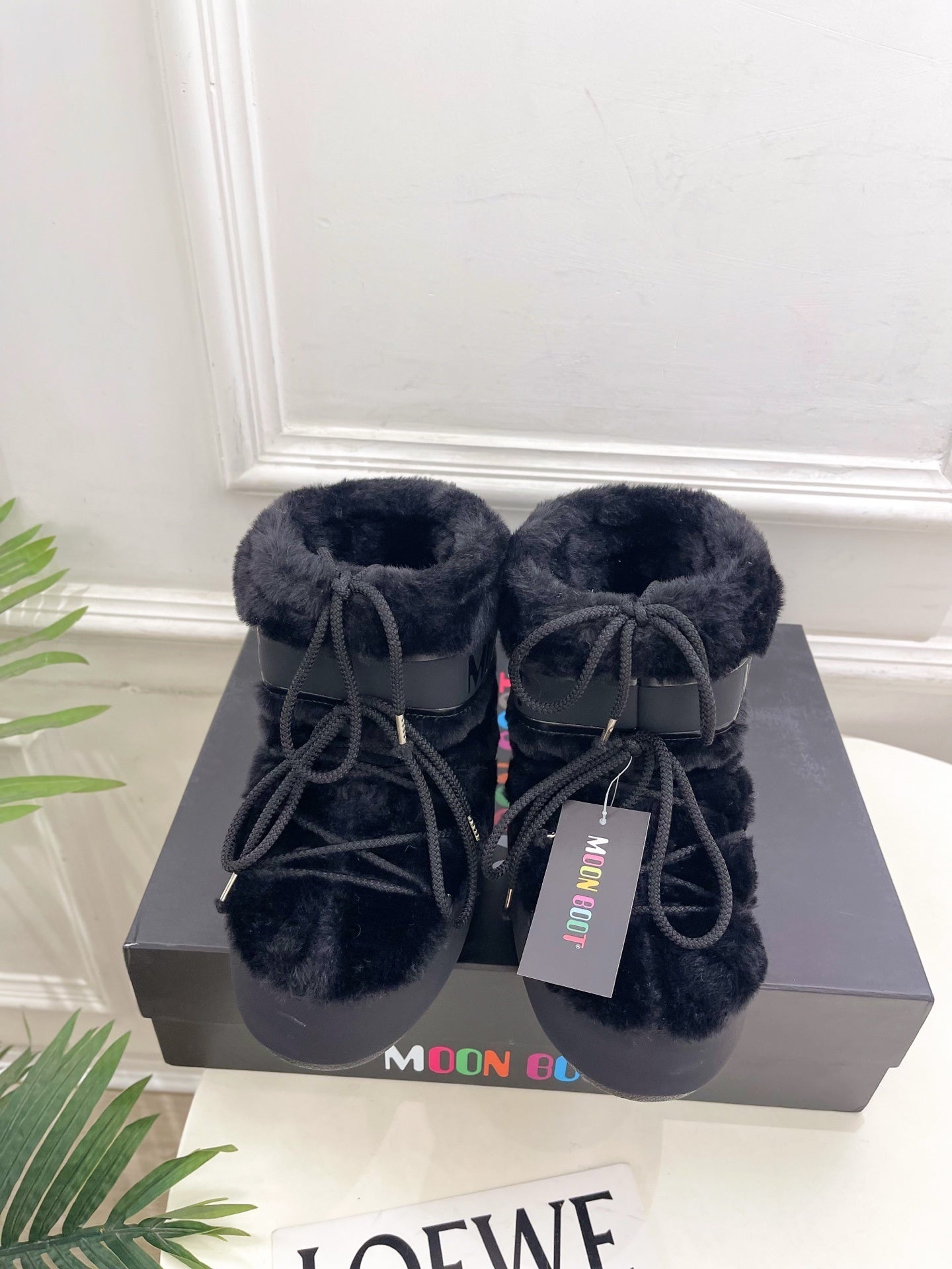 BLACK FAUX FUR LINED WINTER BOOTS