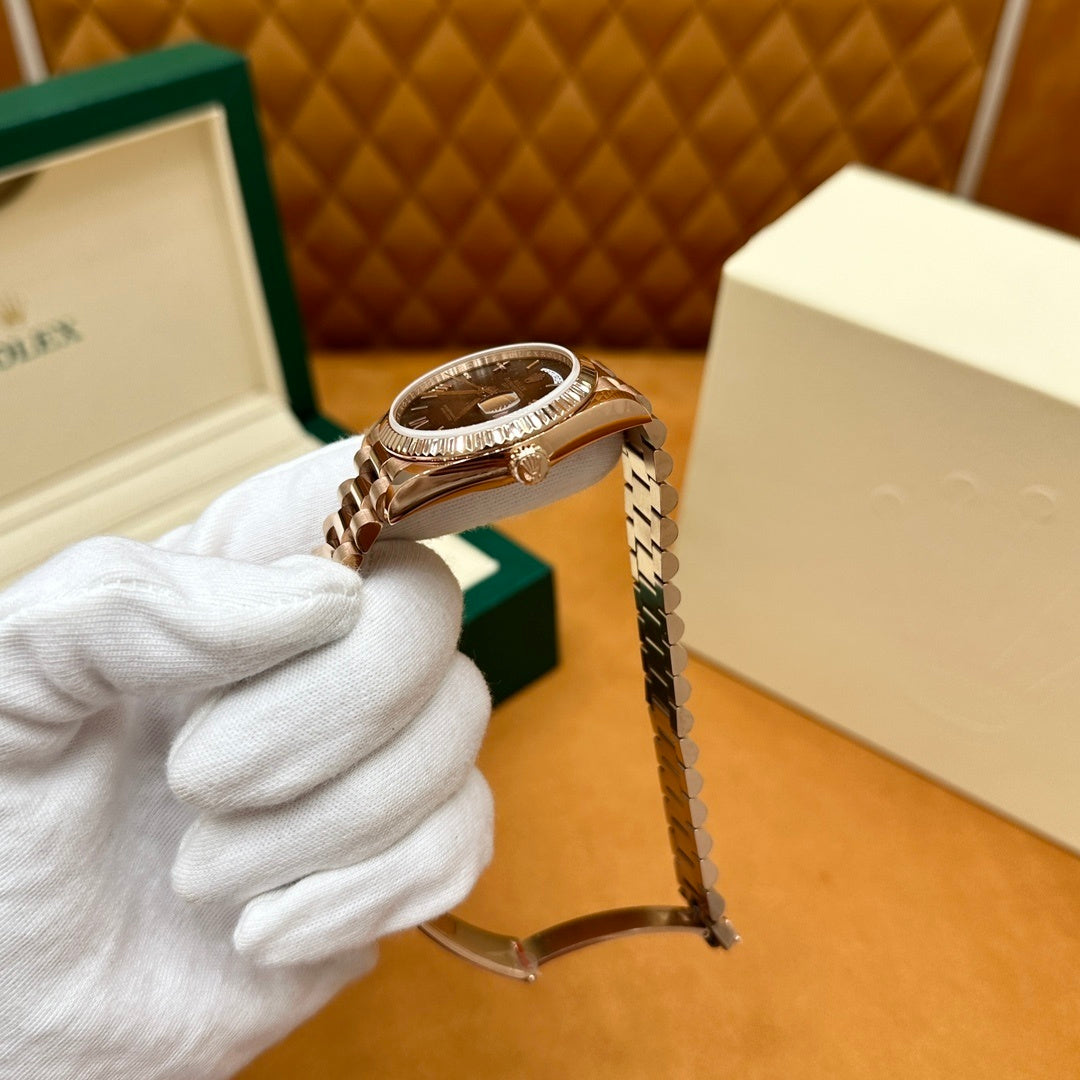 GOLD DAY-DATE CLASSIC WATCH