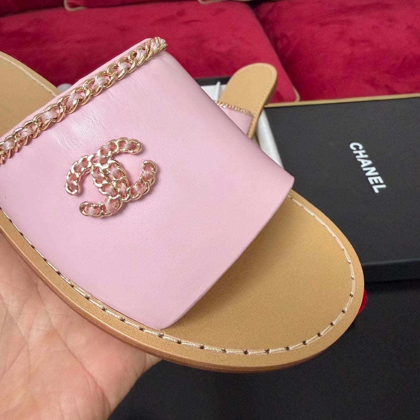 CHAIN LOGO FLAT SLIDE SANDALS