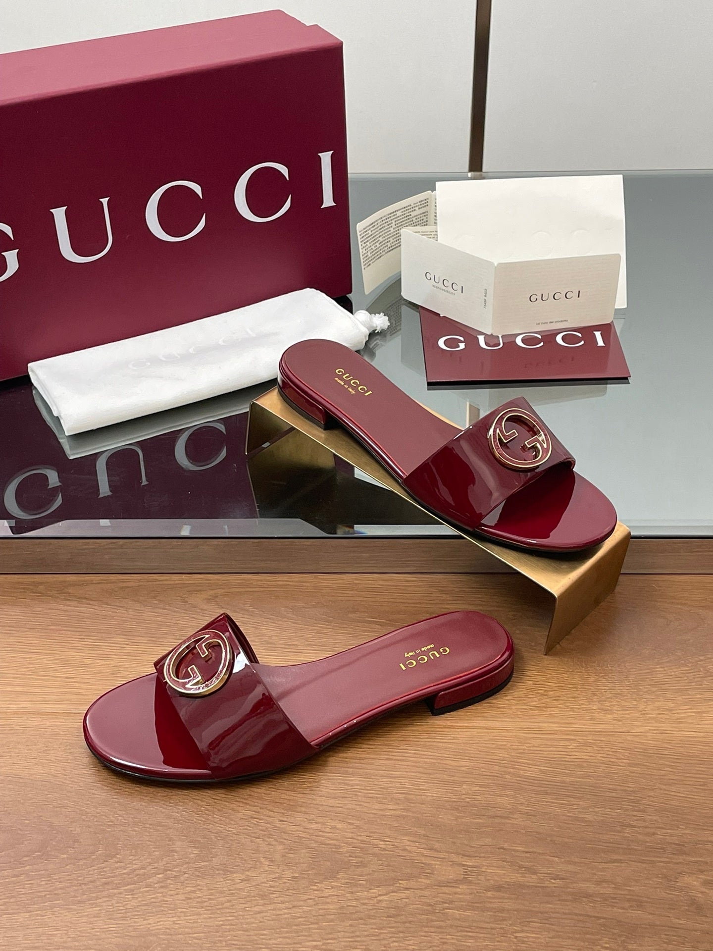 RED PATENT LOGO SLIDES
