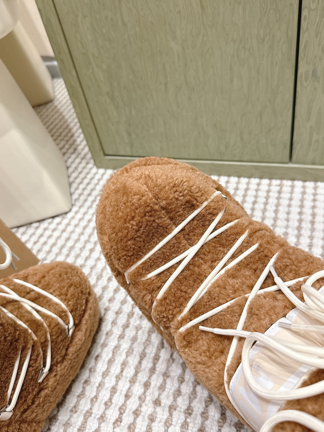 BROWN FAUX FUR LINED WINTER BOOTS