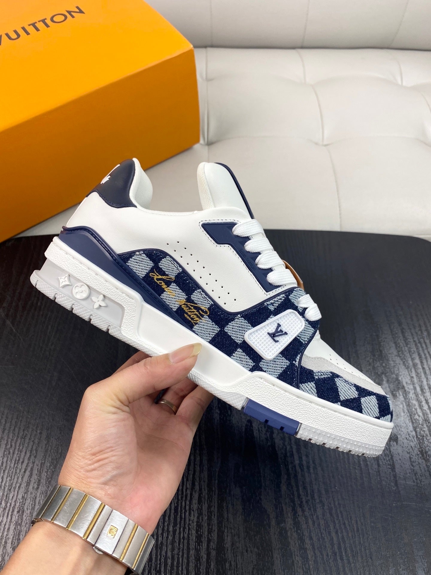 WHITE AND NAVY LOW-TOP SNEAKERS WITH CHECKED DETAILS