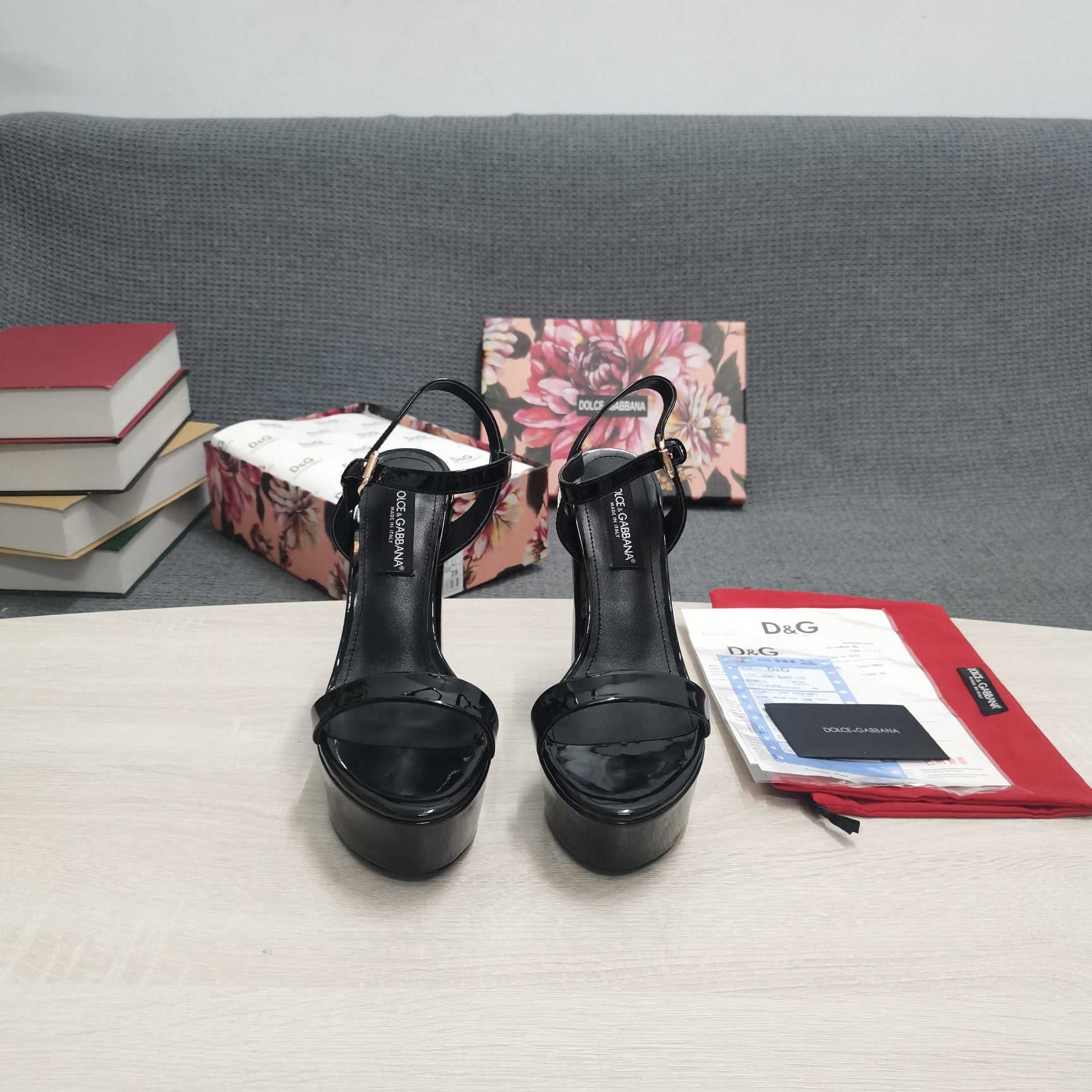 BLACK PATENT PLATFORM STRAPPY HEEL SANDALS