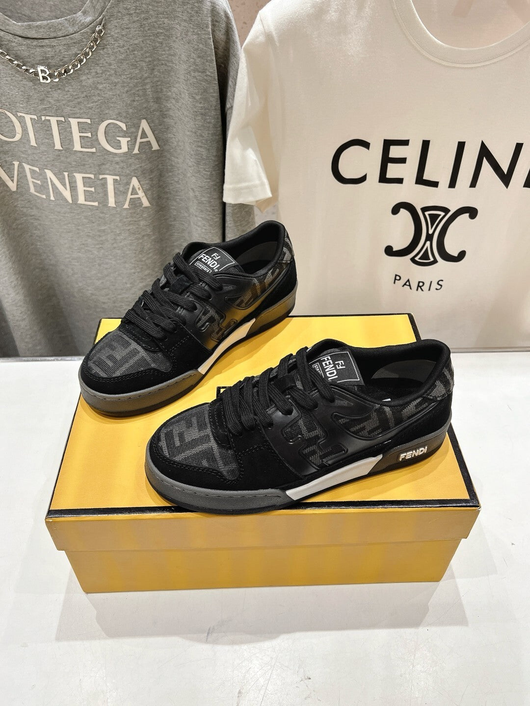 BLACK LOW-TOP URBAN SNEAKERS WITH TONAL DETAILING