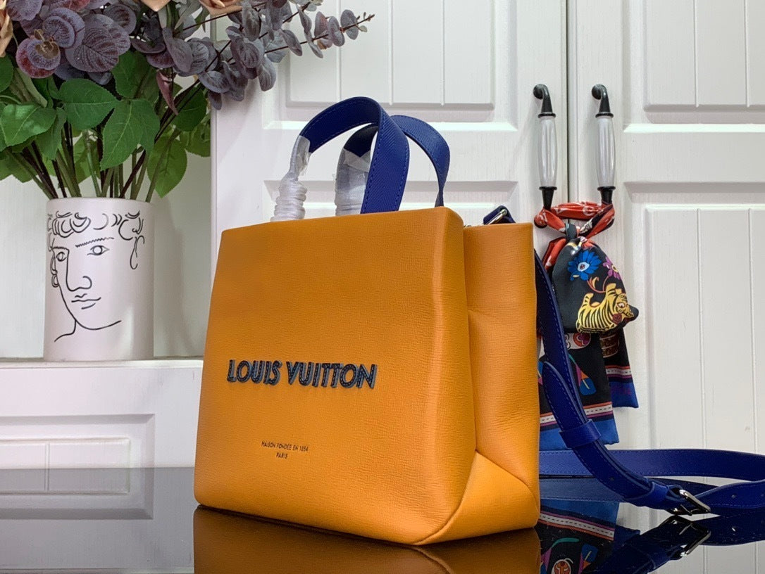 BOLD COLOR STRUCTURED TOTE