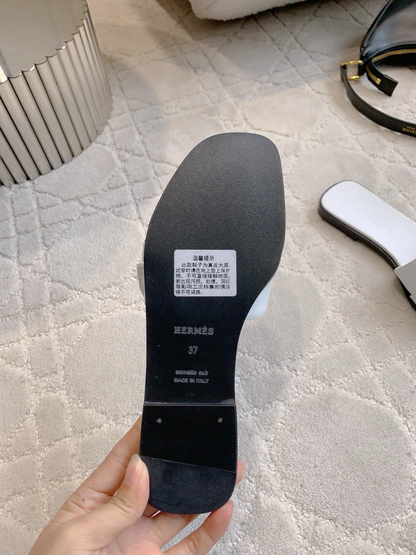 MINIMAL LEATHER SLIDES WITH METAL ACCENT STRAP