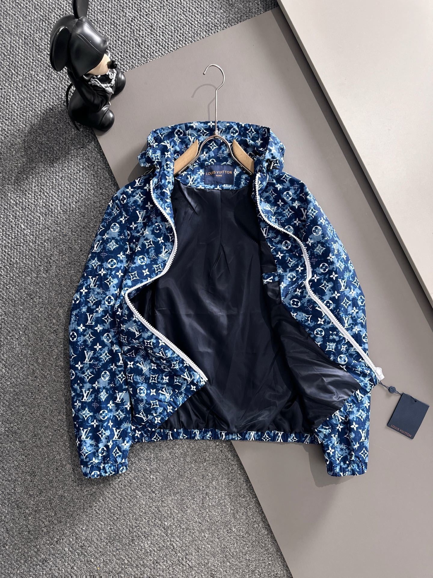 BLUE ALL-OVER PATTERN HOODED ZIP JACKET