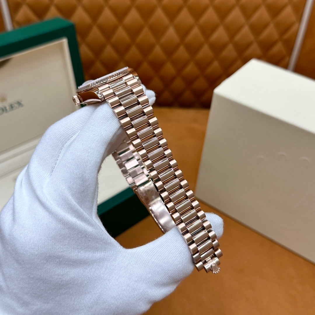 GOLD DAY-DATE CLASSIC WATCH