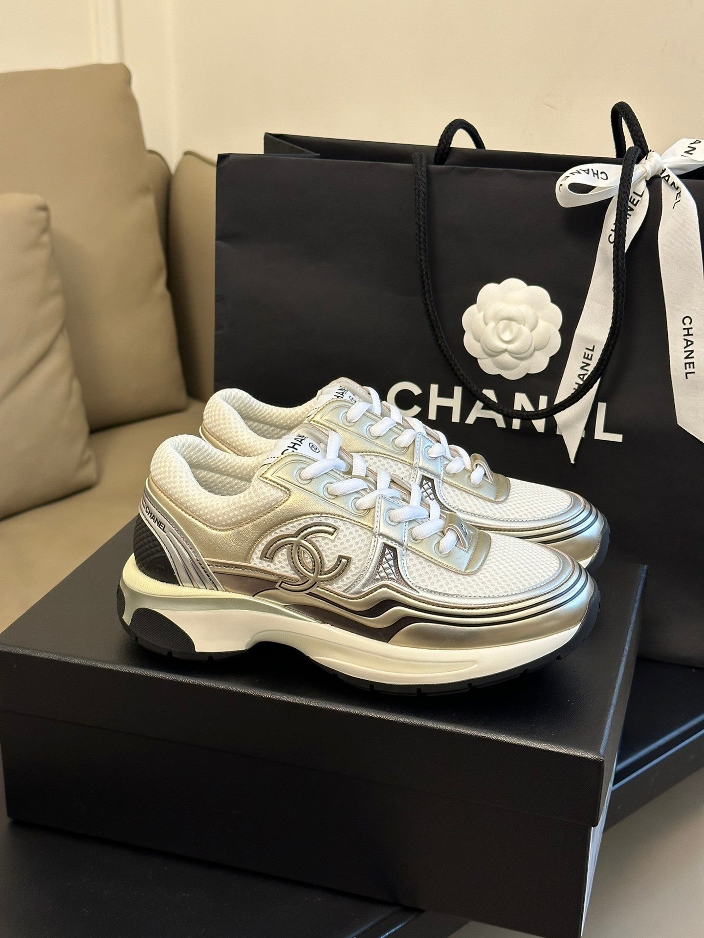 METALLIC PANEL CHUNKY RUNNER SNEAKERS