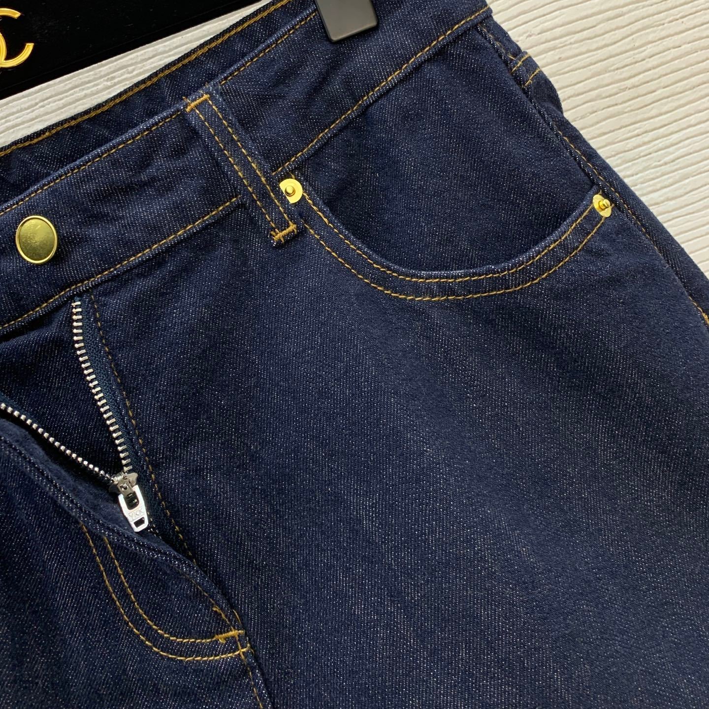 DENIM HIGH-WAIST SHORTS WITH TURN-UP HEM