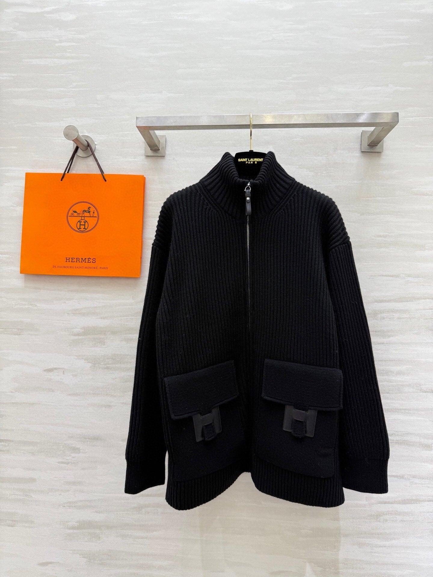 BLACK RIBBED ZIP-UP KNIT JACKET WITH UTILITY POCKETS