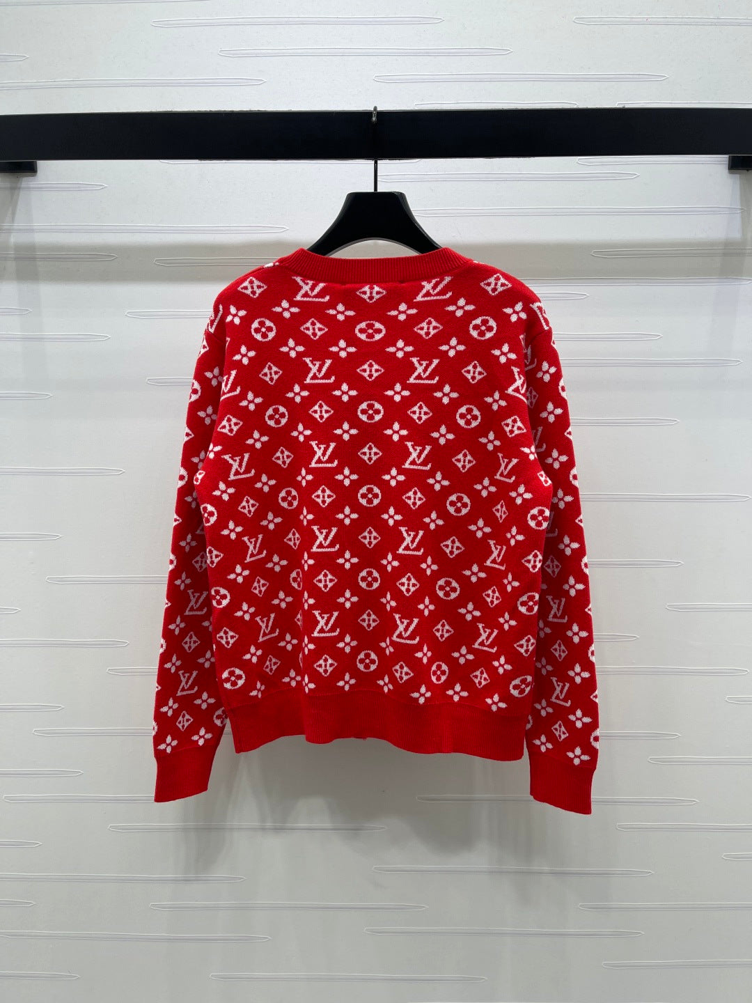 PATTERNED V-NECK BUTTON-UP KNIT CARDIGAN