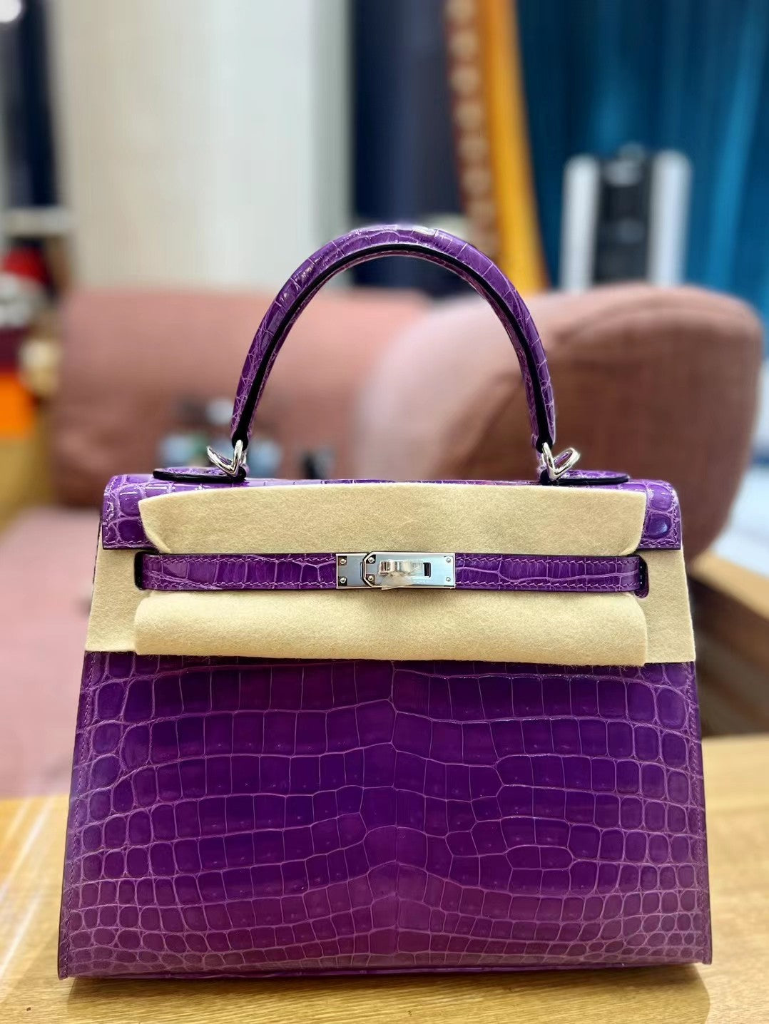 PURPLE CROCODILE EMBOSSED STRUCTURED TOP HANDLE HANDBAG WITH SILVER HARDWARE