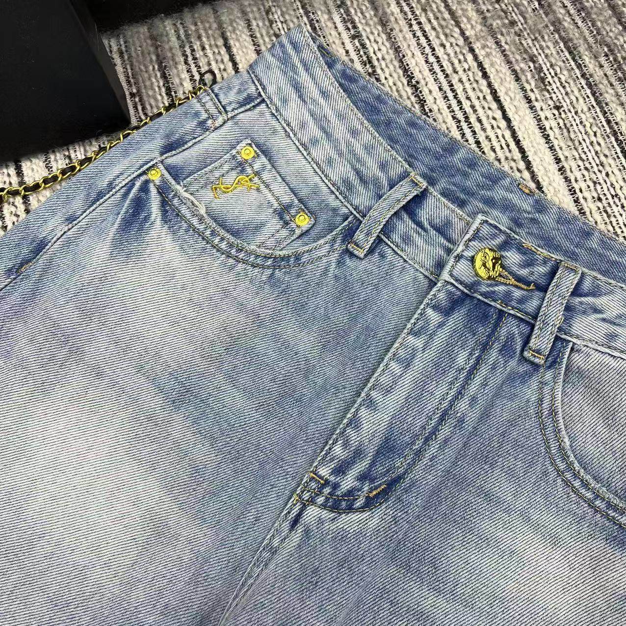 HIGH-WAIST STRAIGHT LEG DENIM JEANS