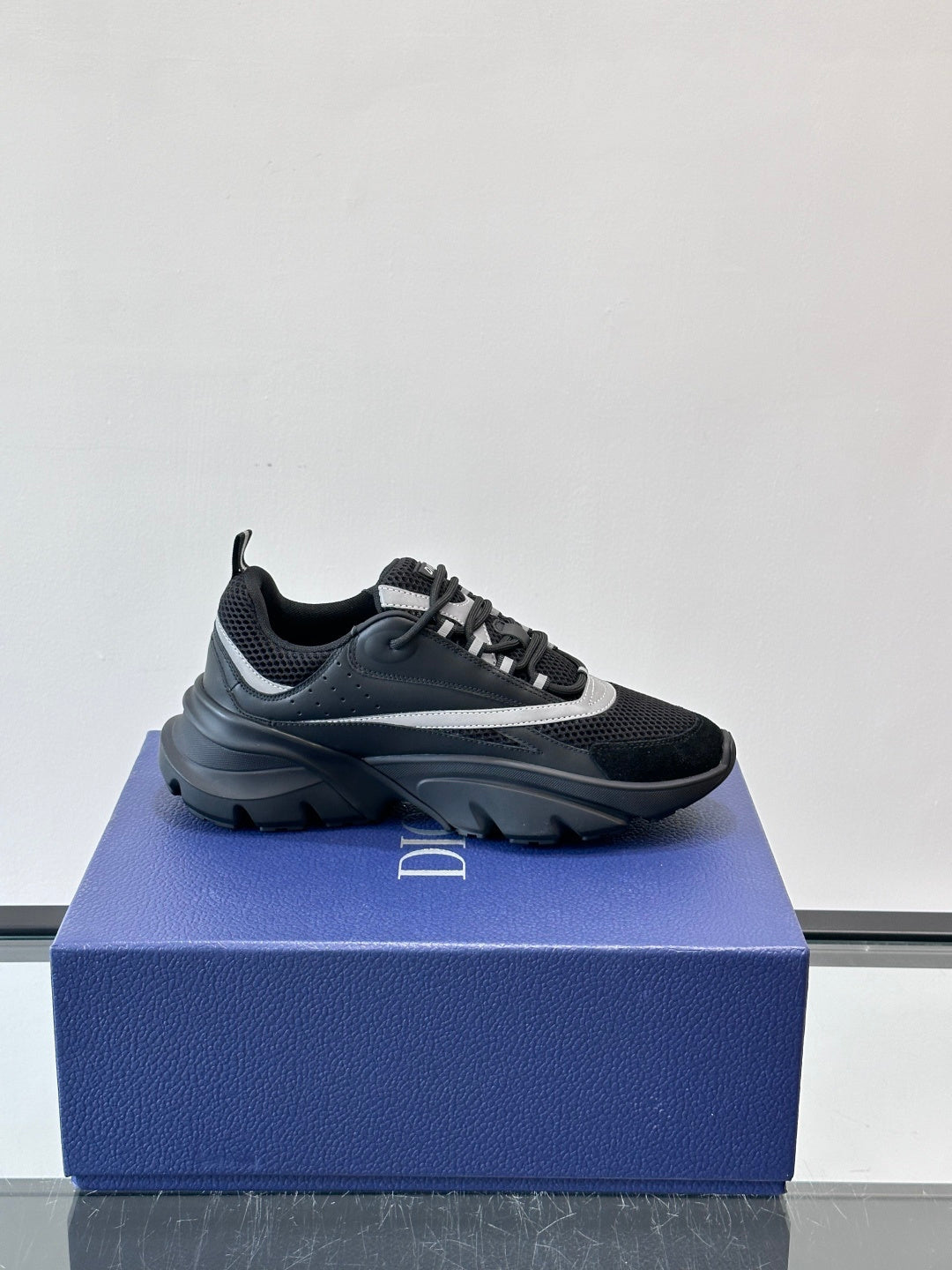 BLACK & GREY DESIGNER RUNNER SNEAKERS