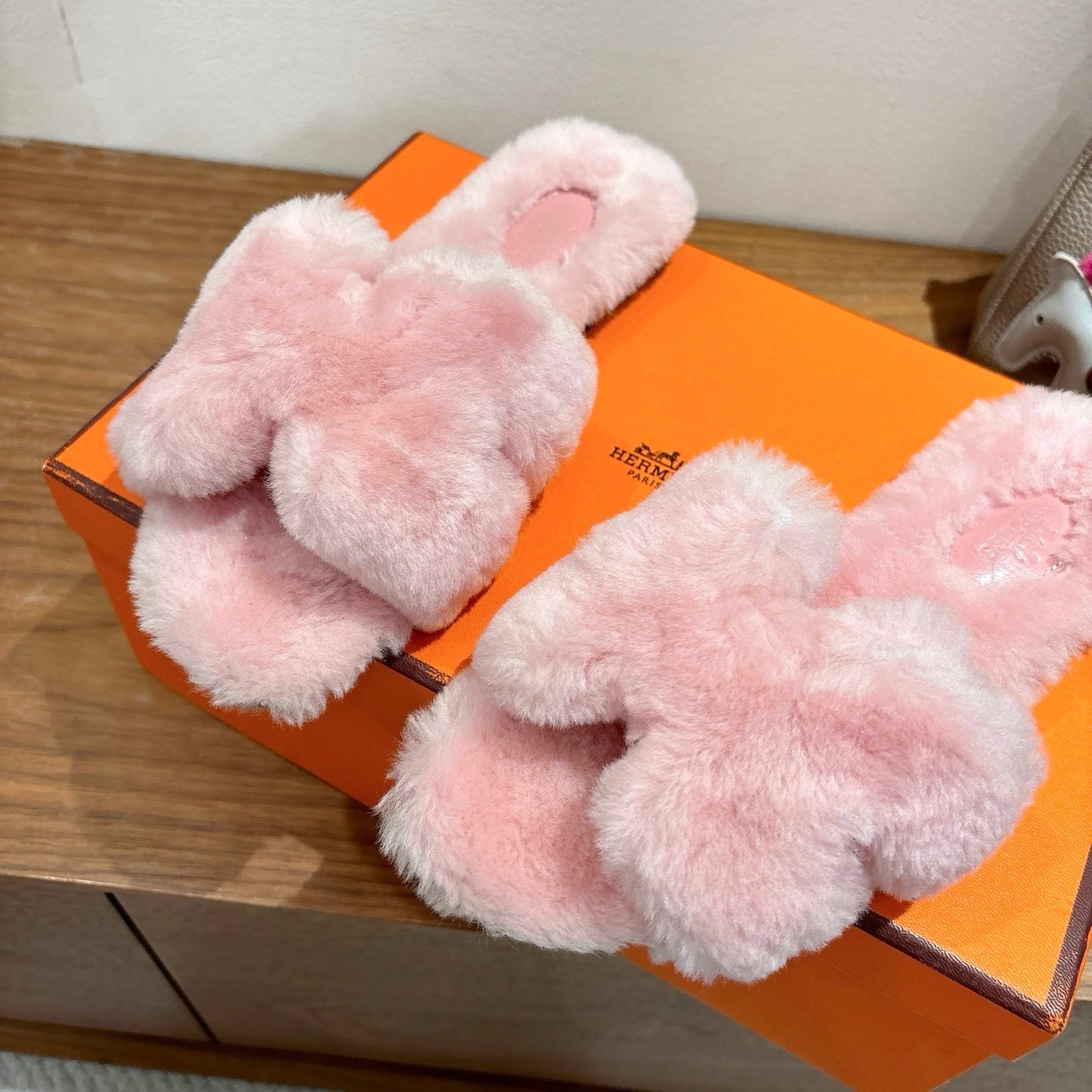 ROSA PANTOFFELN AUS KUNSTPELZ