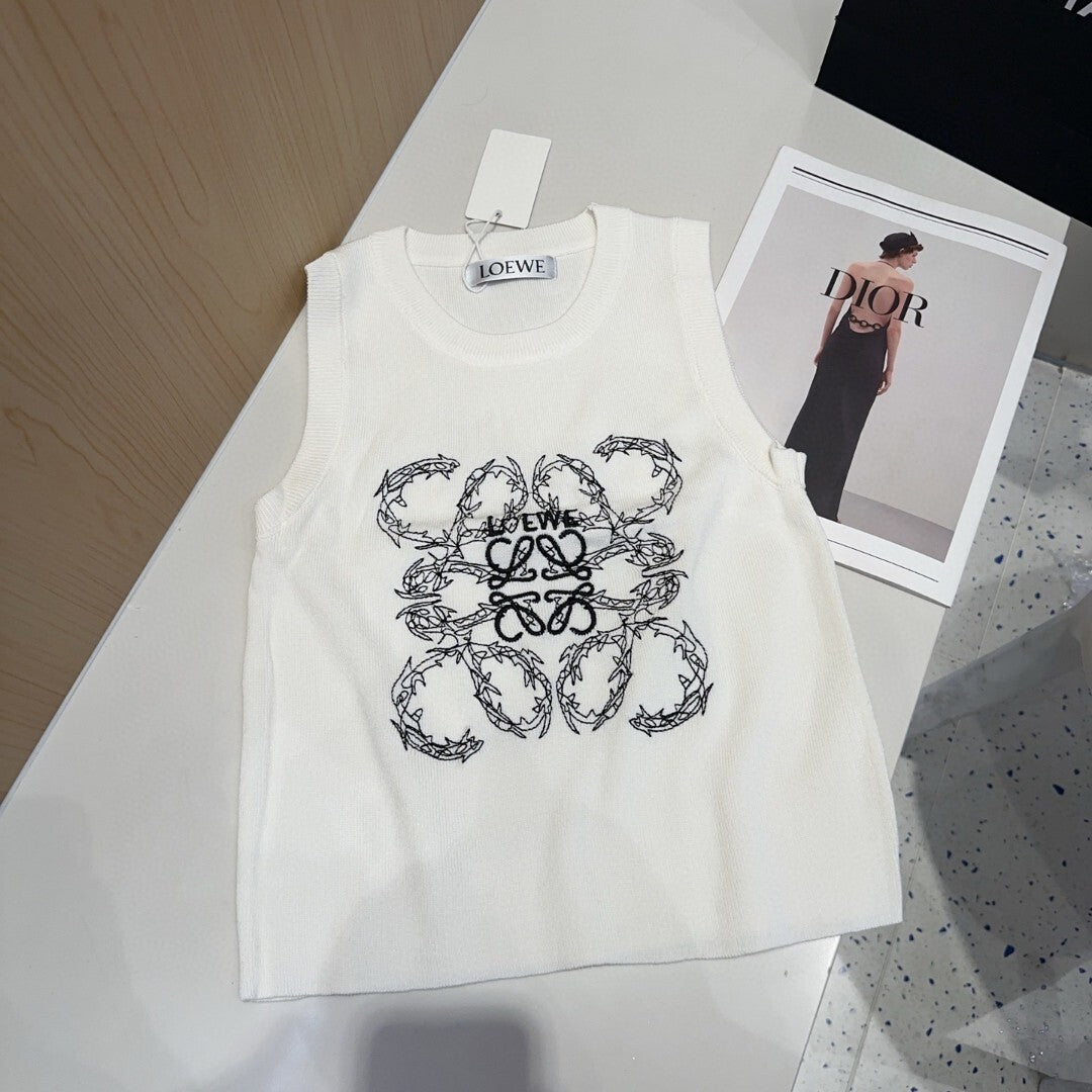 WHITE GRAPHIC PRINT SLEEVELESS TOP