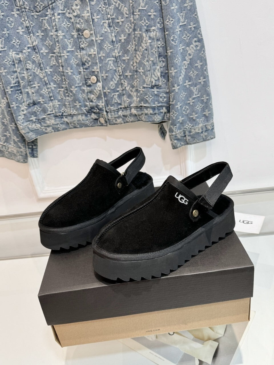 PLATFORM SLIP-ON SUEDE CLOGS