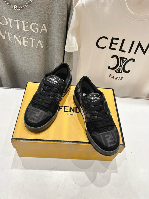 BLACK LOW-TOP URBAN SNEAKERS WITH TONAL DETAILING