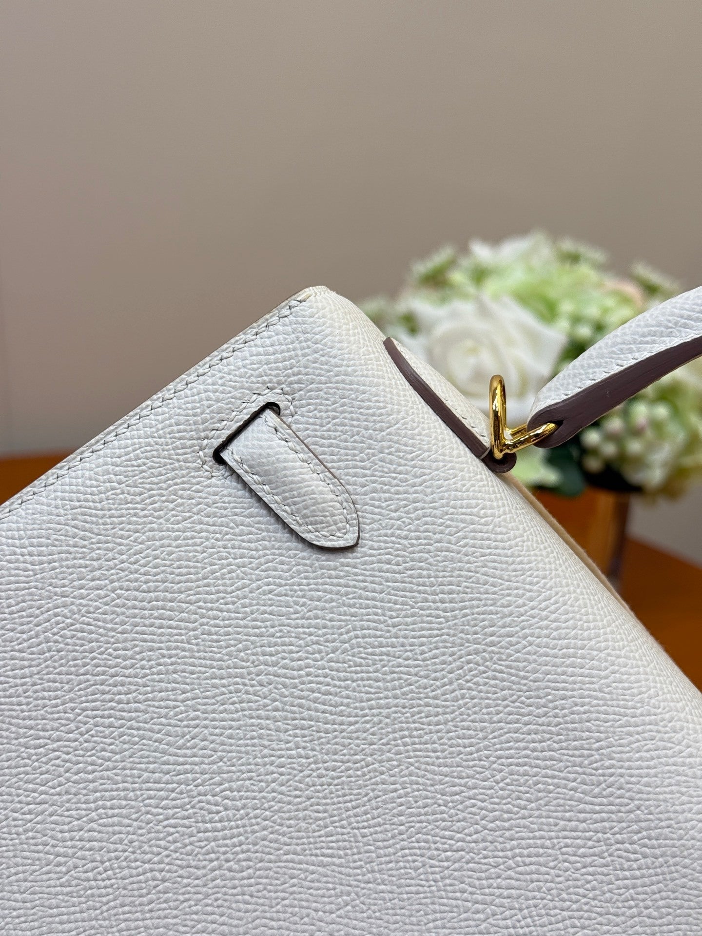 SNOW WHITE MINI LUXURY TOP HANDLE BAG