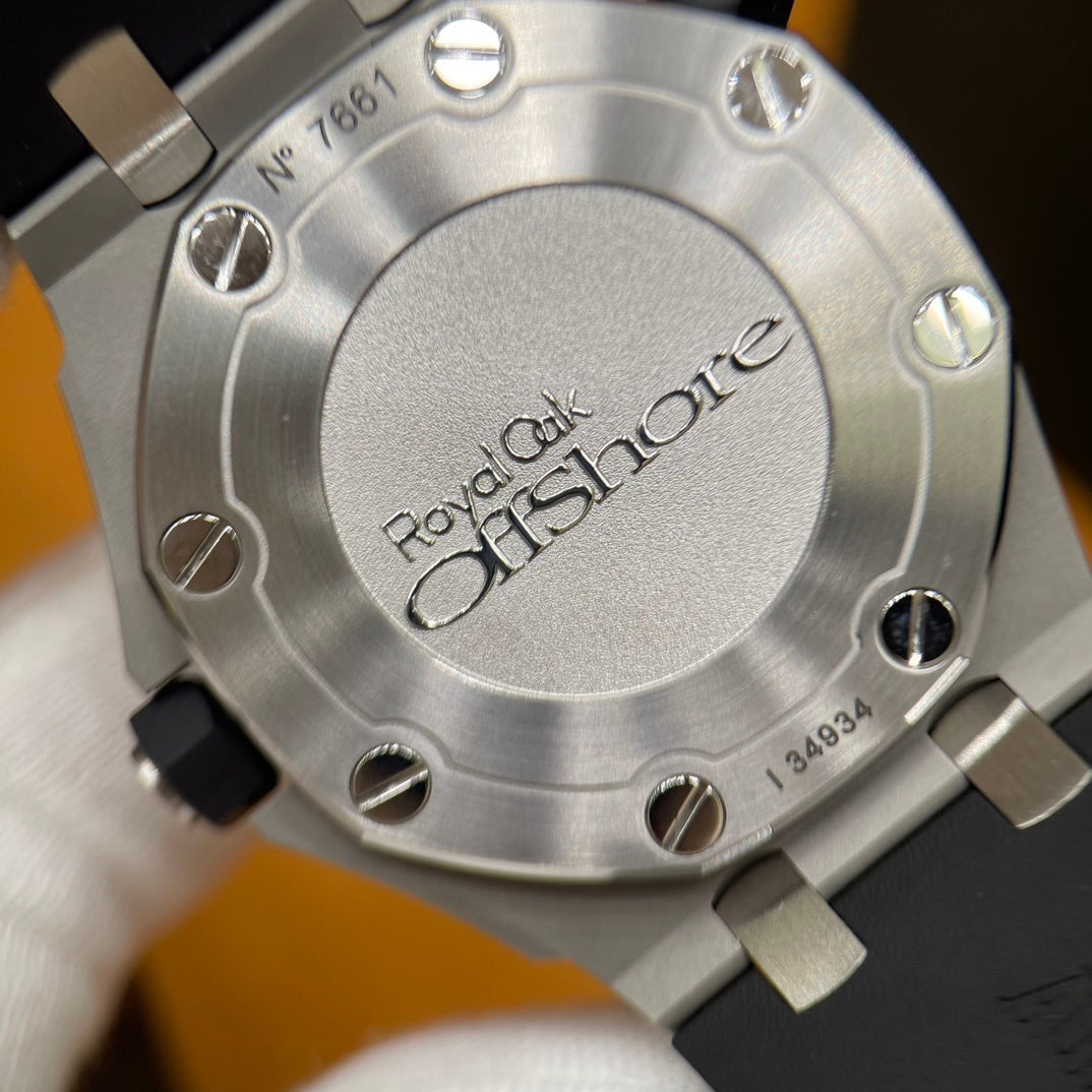 SPORT LUXURY RUBBER STRAP WATCH