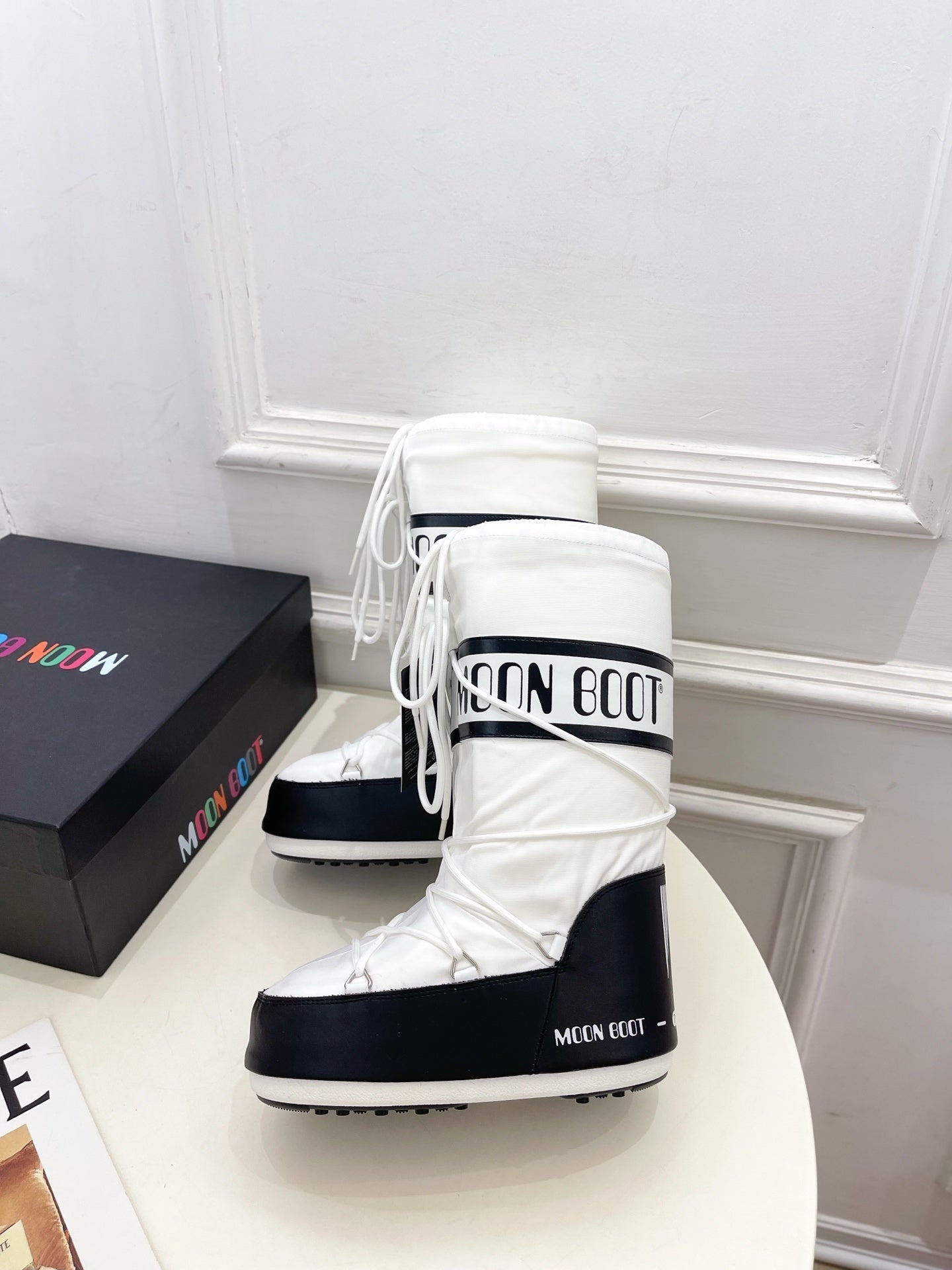 WHITE & BLACK PADDED LACE-UP WINTER BOOTS