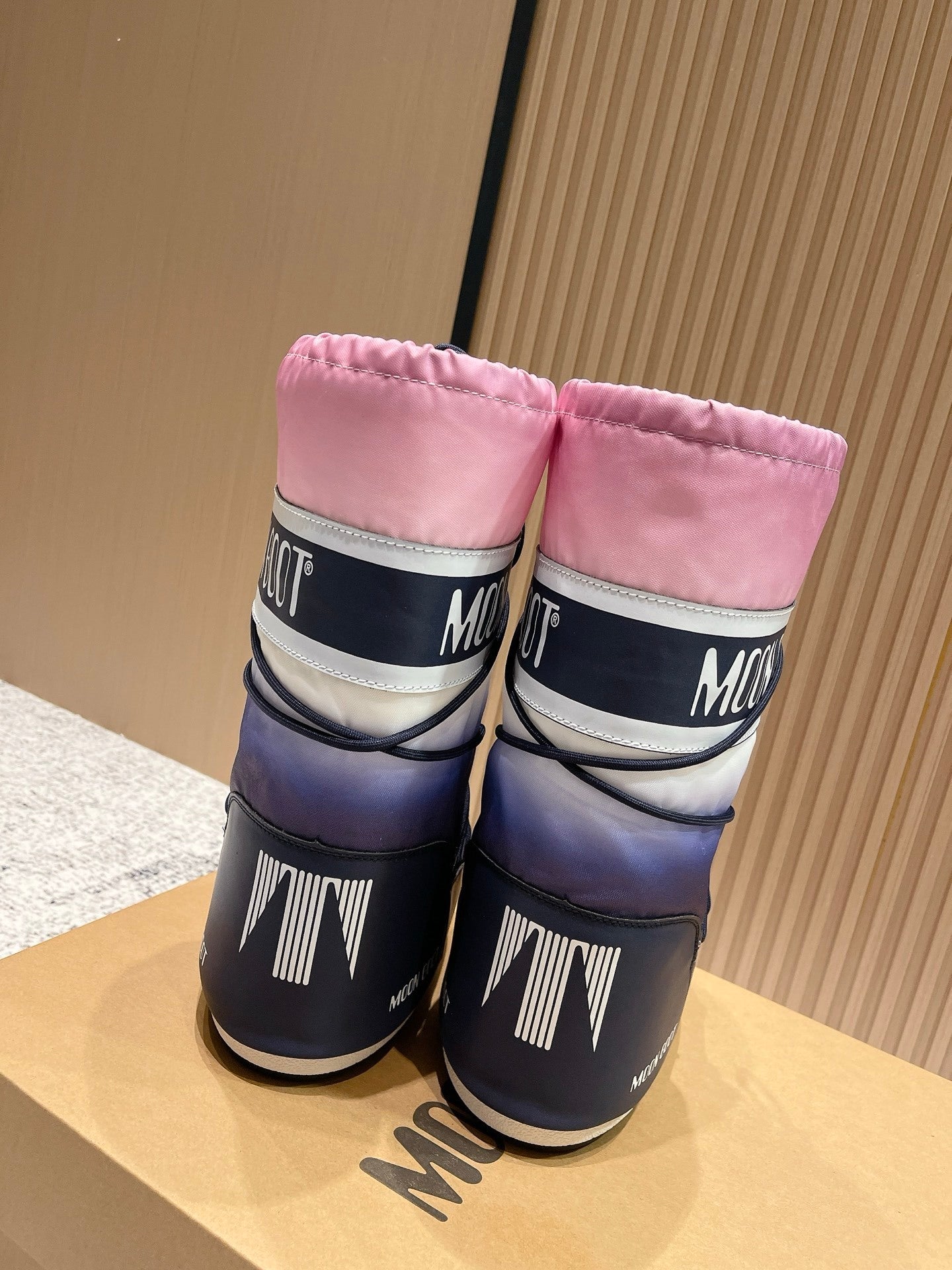 MULTICOLOR PADDED WINTER BOOTS WITH FAUX FUR LINING