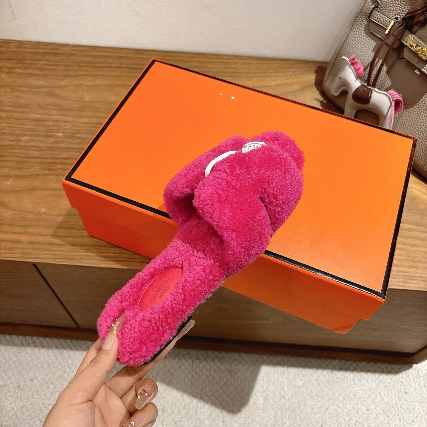 FUCHSIA FAUX FUR SLIDE SLIPPERS