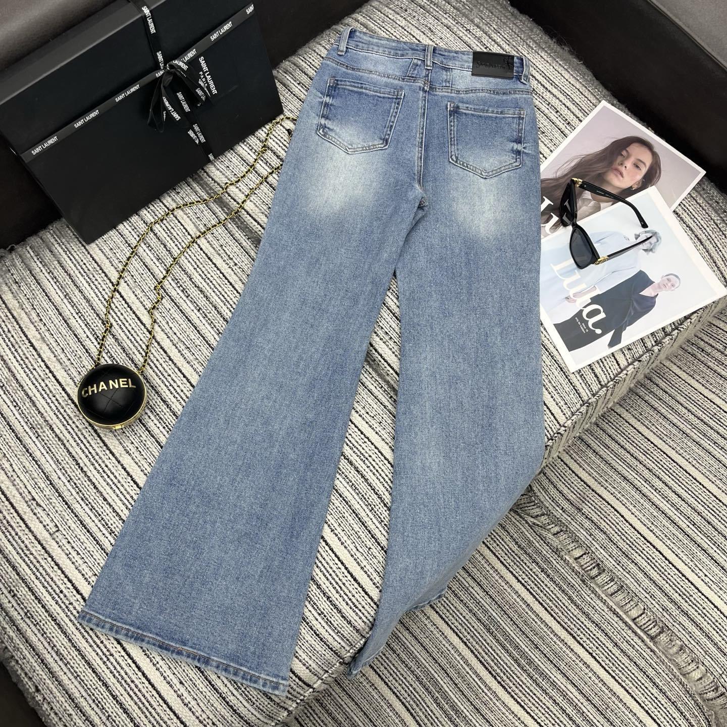 HIGH-RISE STRAIGHT LEG JEANS