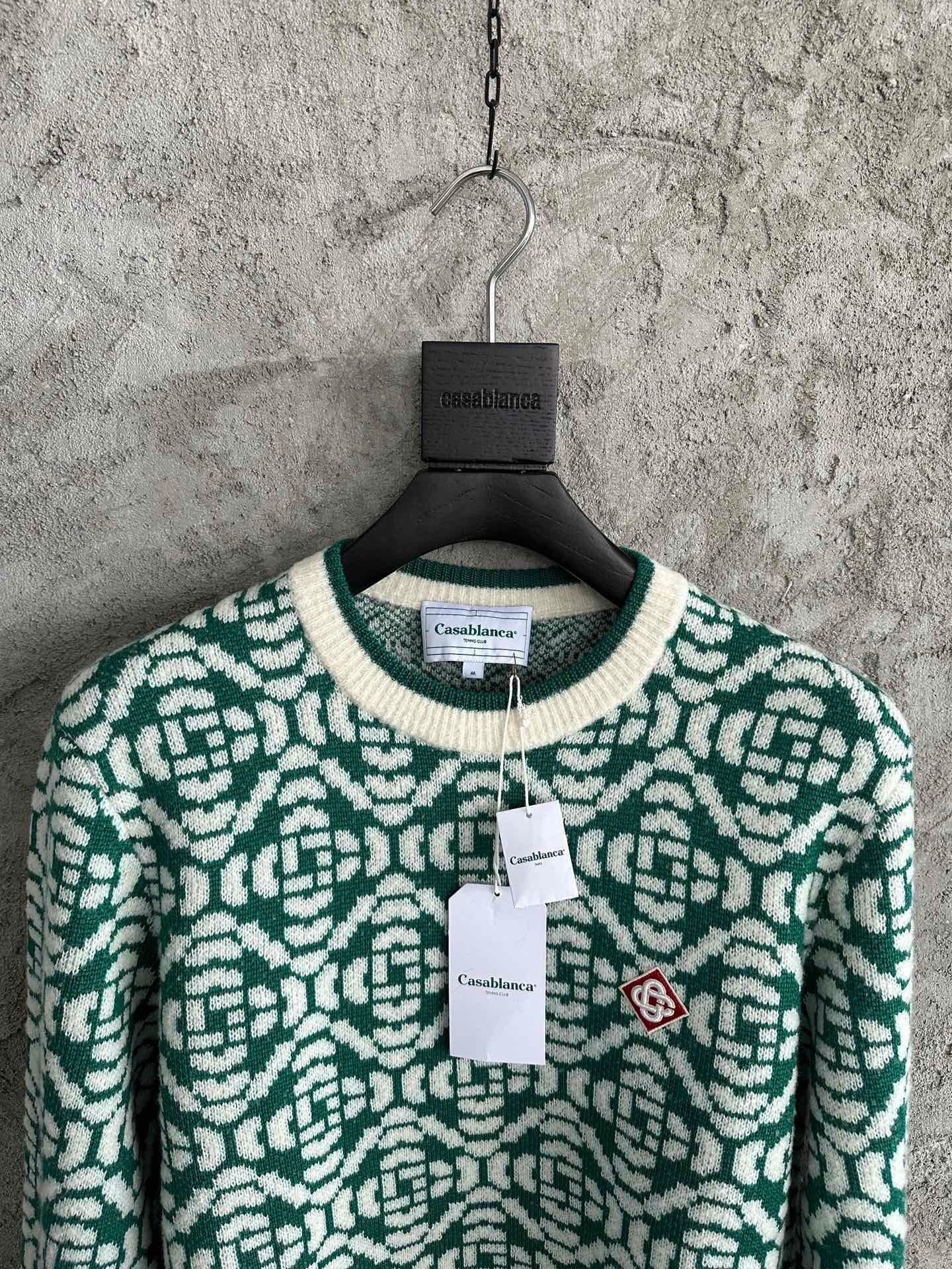 GEOMETRIC PATTERN KNIT SWEATER