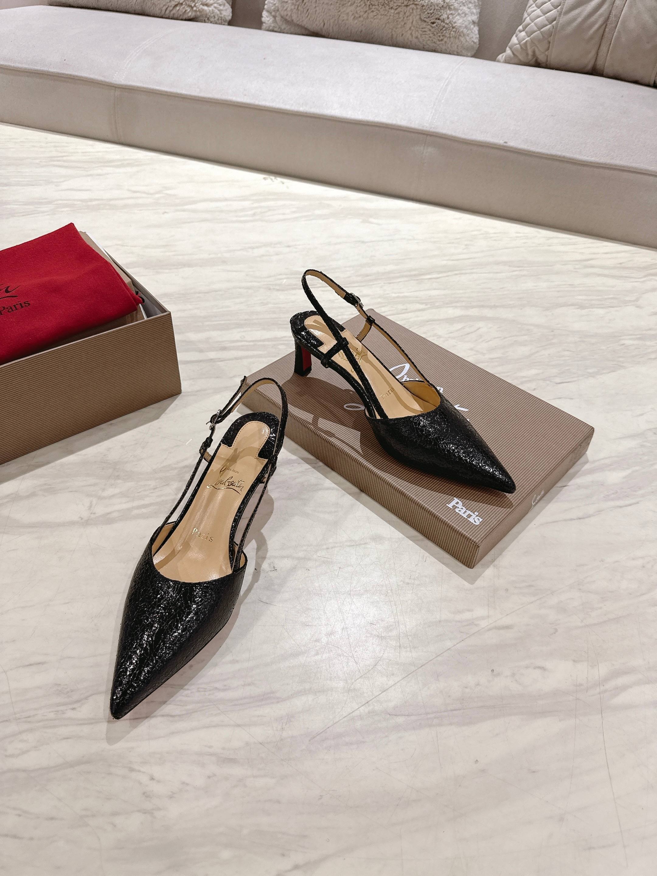 BLACK TEXTURED LEATHER POINTED-TOE SLINGBACK KITTEN HEELS